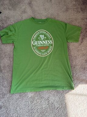 Guinness BEER Green Short Sleeve Logo tee large EUC